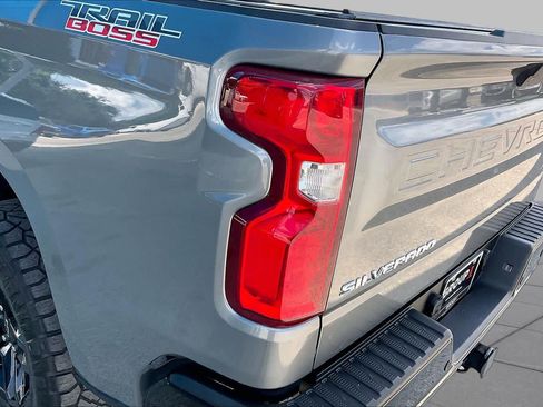 Used 2021 Chevrolet Silverado 1500 LT Trail Boss w/ Convenience Package II AWD/4WD image 29