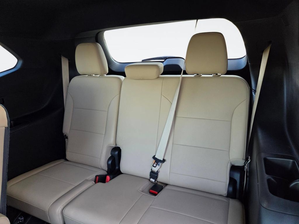 Used 2026 Buick Enclave Preferred FWD image 33