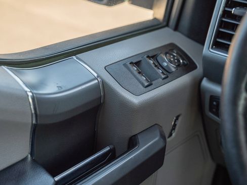 Certified 2019 Ford F150 XLT w/ Equipment Group 302A Luxury image 27