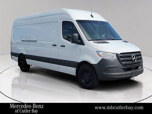 Used 2025 Mercedes-Benz Sprinter 2500 image 1