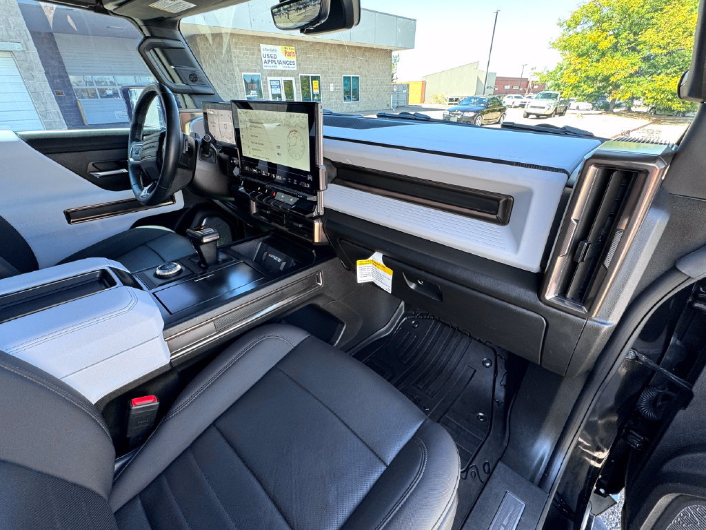 Used 2024 GMC Hummer EV 3X w/ LPO, Illumination Package AWD/4WD image 37