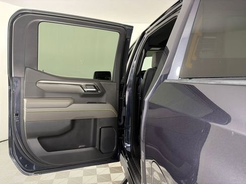 Used 2023 Chevrolet Silverado 1500 ZR2 w/ Technology Package AWD/4WD image 12