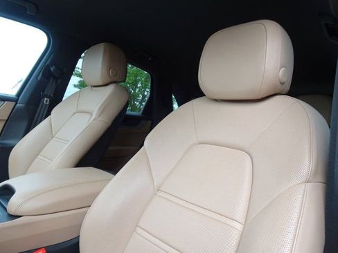 Used 2024 Porsche Cayenne S AWD/4WD image 11