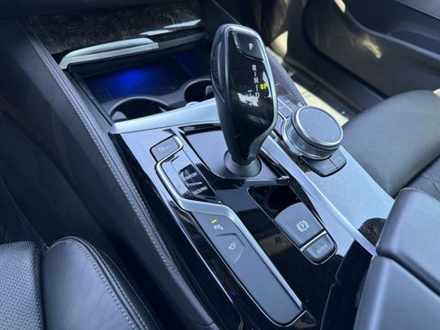Used 2018 BMW 530i xDrive AWD/4WD image 16
