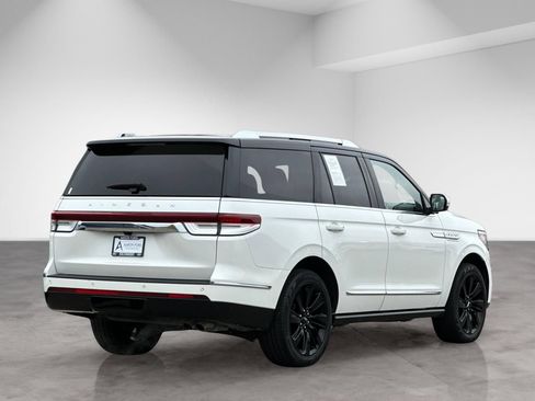 Used 2024 Lincoln Navigator Reserve AWD/4WD image 7