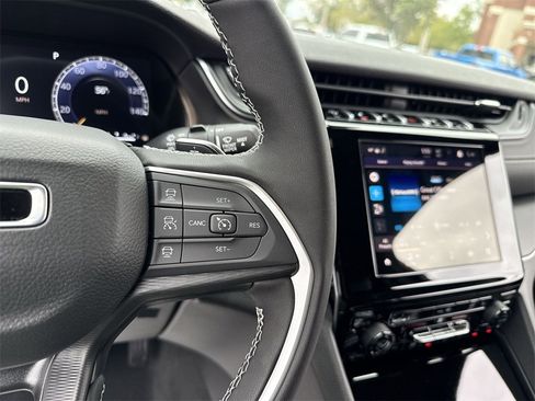 New 2025 Jeep Grand Cherokee Altitude image 15