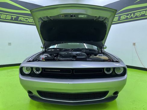 Used 2018 Dodge Challenger SXT RWD image 4