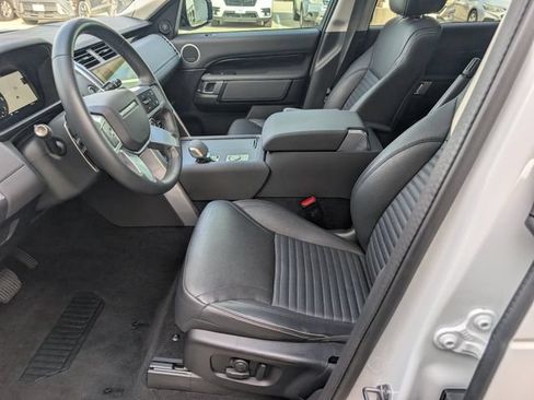 Used 2024 Land Rover Discovery S AWD/4WD image 8