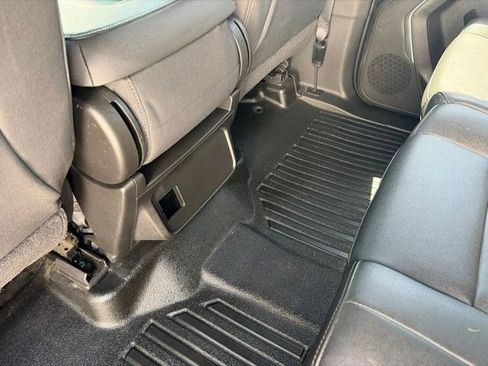 Used 2021 Chevrolet Tahoe 4WD w/ Remote Keyless Entry Package image 32