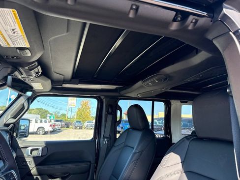 New 2027 Jeep Wrangler Unlimited Sahara AWD/4WD image 16