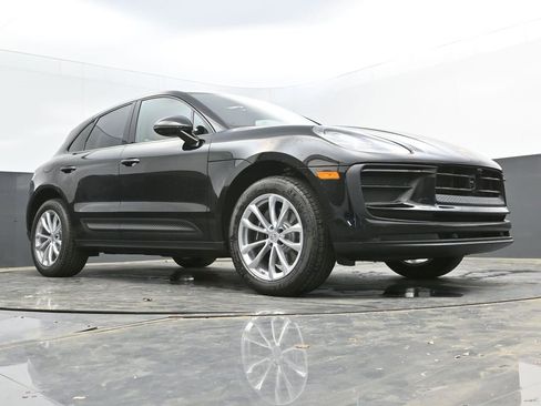 New 2025 Porsche Macan image 29