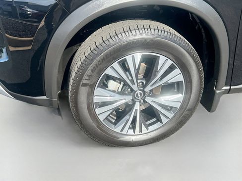 Used 2023 Nissan Rogue SV image 32