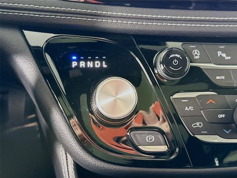 New 2026 Chrysler Pacifica Limited w/ Trailer Tow Group image 12