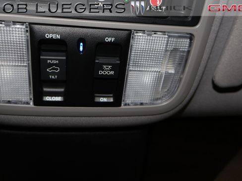 Used 2023 Honda Odyssey Touring image 29