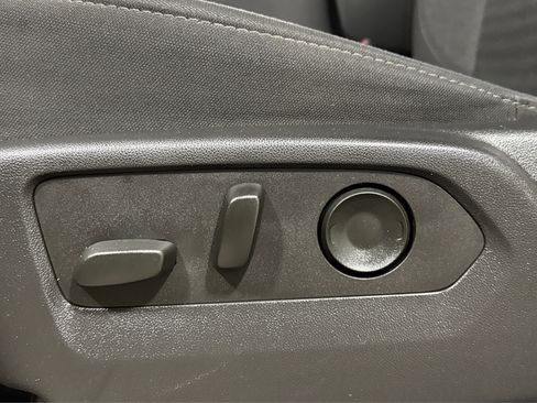 Used 2023 Chevrolet Silverado 1500 Custom image 19