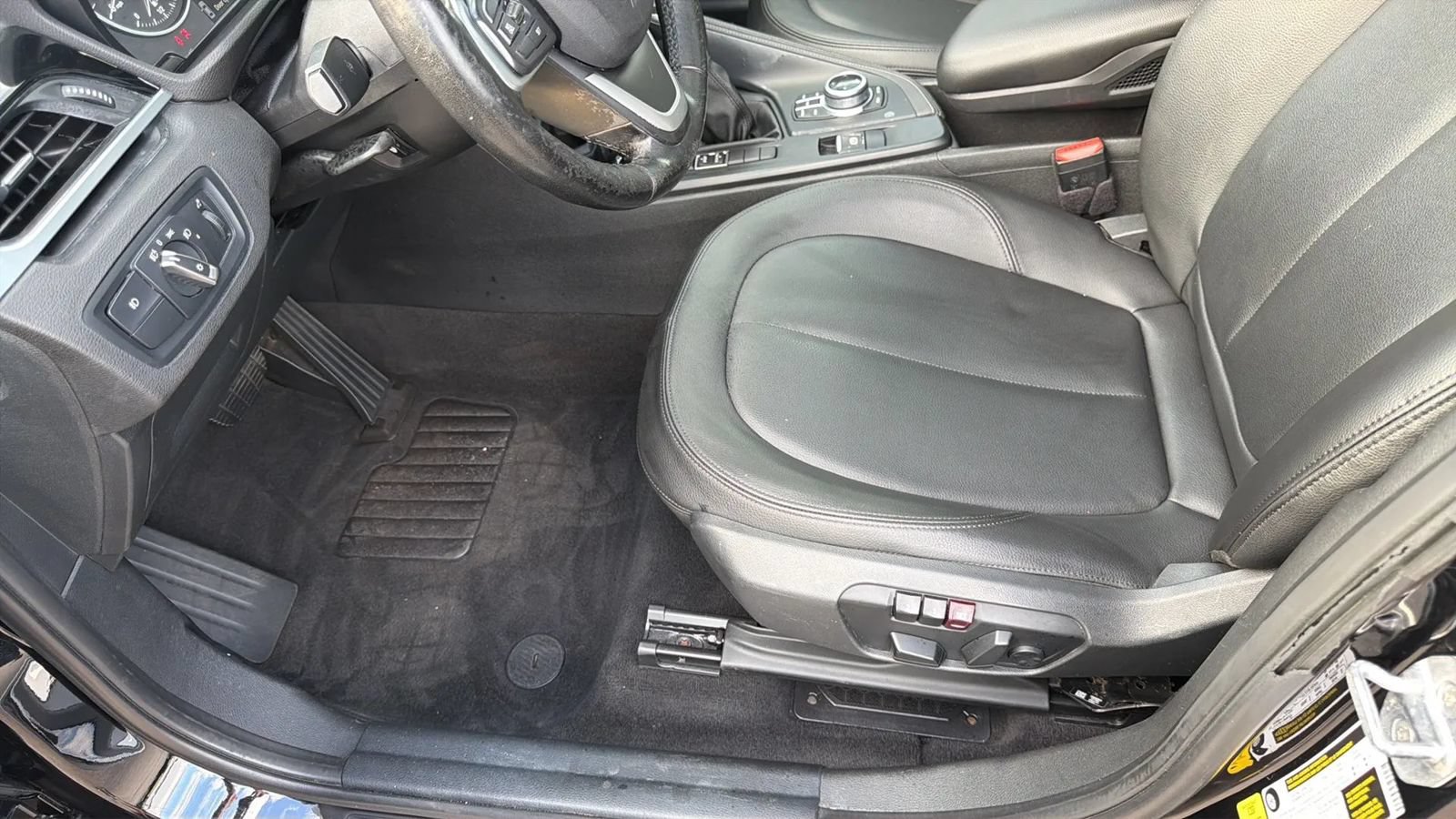 Used 2018 BMW X1 sDrive28i w/ Convenience Package FWD image 9