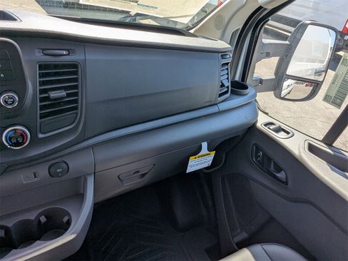 New 2025 Ford Transit 250 Low Roof image 17