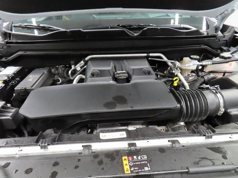 Used 2025 GMC Canyon AT4 w/ Technology Plus Package image 29