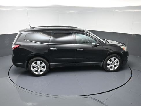 Used 2016 Chevrolet Traverse LT w/ Style and Technology Package image 34