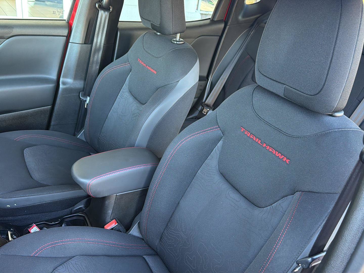 Used 2023 Jeep Renegade Trailhawk AWD/4WD image 29