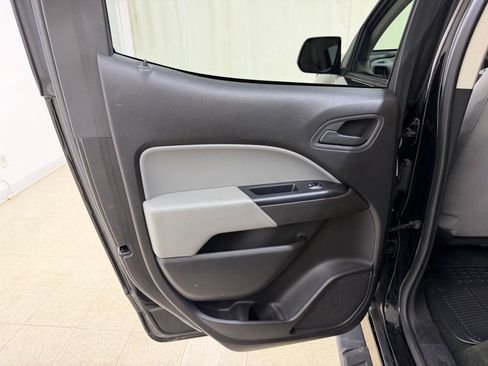 Used 2017 GMC Canyon 2WD Crew Cab w/ Convenience Package image 14