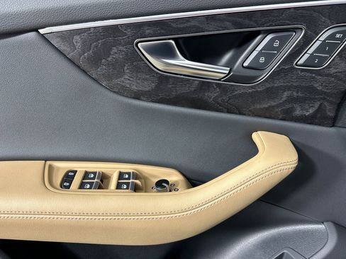 Used 2025 Audi Q8 Premium Plus w/ Premium Plus Package image 10