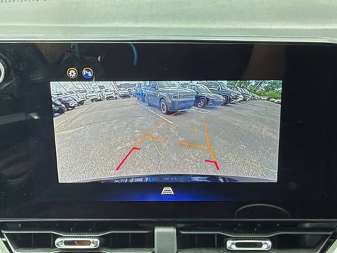 Used 2025 Chevrolet Equinox LT AWD/4WD image 23
