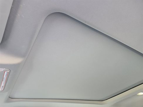 Used 2023 Toyota RAV4 Limited image 26