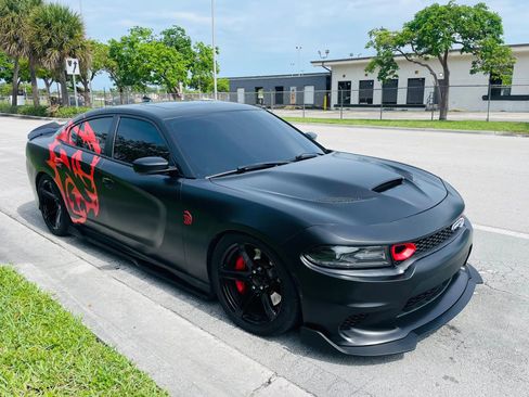 Used 2019 Dodge Charger SRT Hellcat w/ Harman/Kardon Audio Group RWD image 7