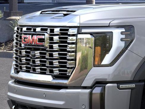 New 2026 GMC Sierra 2500 Denali w/ Denali Reserve Package AWD/4WD image 13