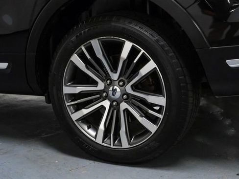 Used 2018 Ford Explorer Platinum image 54