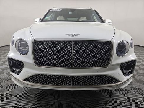 Used 2023 Bentley Bentayga Plug-In Hybrid AWD/4WD image 3