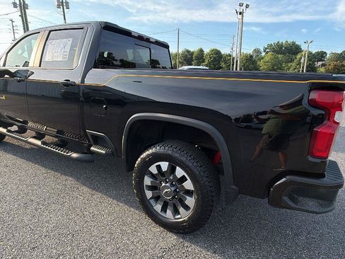 Used 2021 Chevrolet Silverado 2500 LTZ w/ Carhartt Edition AWD/4WD image 11