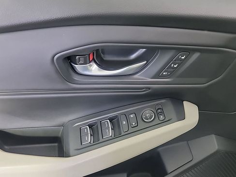 Certified 2025 Honda Accord EX-L image 36