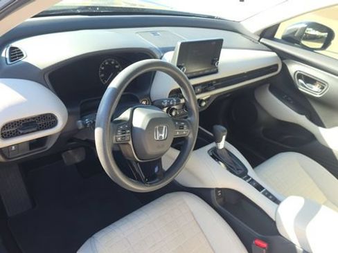Used 2024 Honda HR-V LX image 12