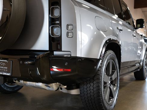 Used 2024 Land Rover Defender 110 X AWD/4WD image 23