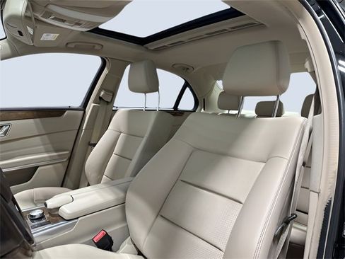 Used 2014 Mercedes-Benz E 350 4MATIC Sedan image 25