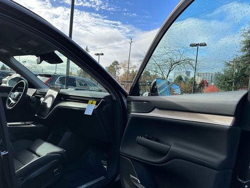 New 2025 Volvo EX90 Plus w/ Protection Package Premier image 11