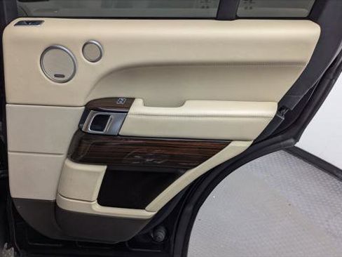 Used 2017 Land Rover Range Rover HSE image 19