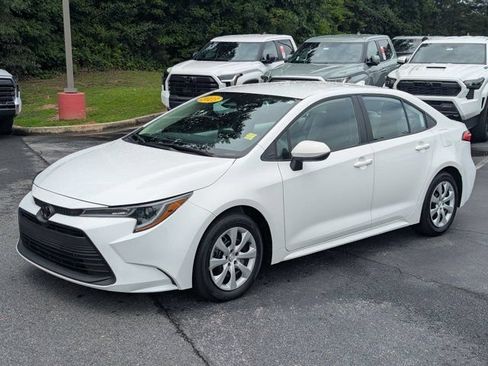 Used 2023 Toyota Corolla LE FWD image 3