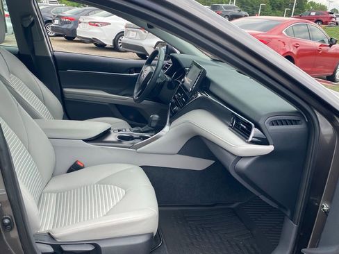 Used 2024 Toyota Camry SE w/ Audio Upgrade Package FWD image 17