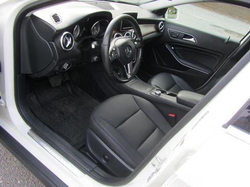 Used 2015 Mercedes-Benz GLA 250 4MATIC image 17