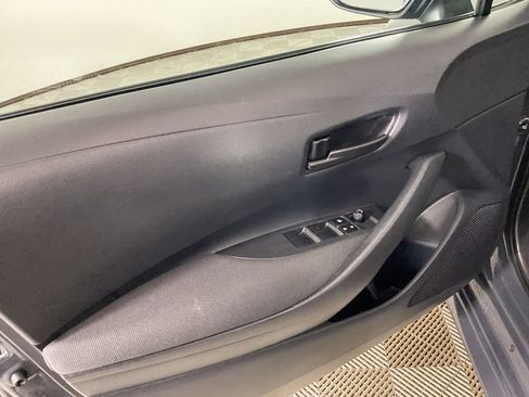 Used 2025 Toyota Corolla LE FWD image 16