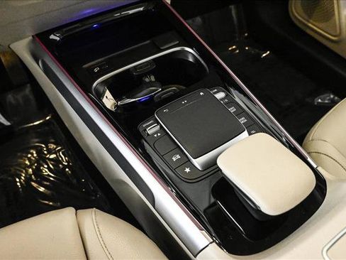 Certified 2022 Mercedes-Benz GLB 250 4MATIC image 13