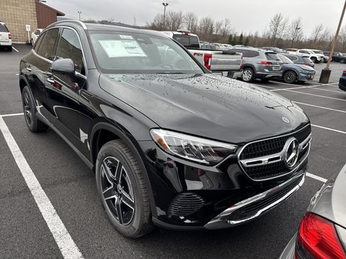 Used 2026 Mercedes-Benz GLC 300 4MATIC image 2