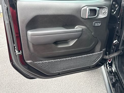 Used 2025 Jeep Gladiator Mojave AWD/4WD image 11