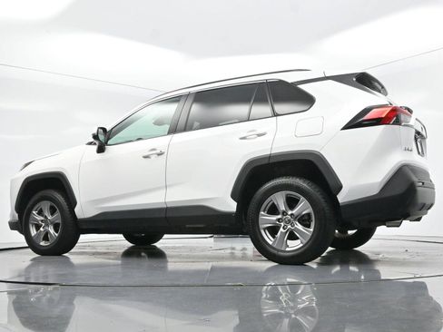 Used 2022 Toyota RAV4 XLE AWD/4WD image 46