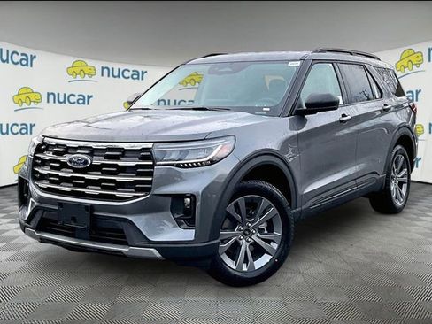 New 2026 Ford Explorer Active w/ Active Comfort Package image 3