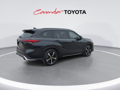 Certified 2021 Toyota Highlander XSE FWD image 8