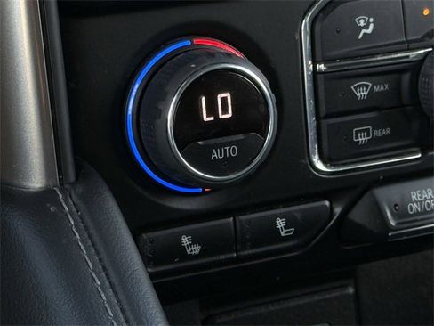 Used 2022 Chevrolet Tahoe Z71 image 17